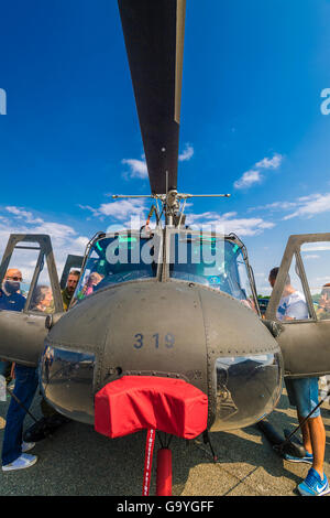 Italien Turin Collegno Aereoclub Veranstaltung 2. Juli 2016 Centennial Flughafen Torino Aeritalia - 1916/2016 - Hubschrauber Gunship italienischen B205 60 Jahre wurde in Afghanistan Credit: wirklich Easy Star/Alamy Live News Stockfoto