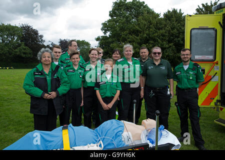 Biggin Hill, UK, 2. Juli 2016, Crews aus The London Ambulance Service und St John Ambulance besuchen Biggin Hill Festiva Credit: Keith Larby/Alamy Live News Stockfoto