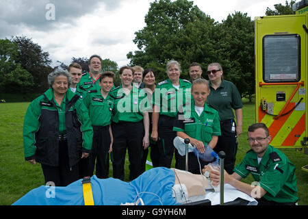 Biggin Hill, UK, 2. Juli 2016, Crews aus The London Ambulance Service und St John Ambulance besuchen Biggin Hill Festiva Credit: Keith Larby/Alamy Live News Stockfoto