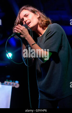 Manchester, Tennessee, USA. 9. Juni 2016. KELLY ZUTRAU nass führt live im großen Bühne Park während Bonnaroo Music and Arts Festival in Manchester, Tennessee © Daniel DeSlover/ZUMA Draht/Alamy Live News Stockfoto