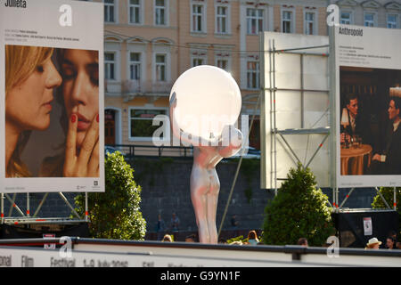 Karlovy Vary, Tschechien. 4. Juli 2016. Atmosphäre während der 51. internationalen Filmfestival Karlovy Vary in Karlsbad, Tschechische Republik, 4. Juli 2016. © Slavomir Kube es/CTK Foto/Alamy Live-Nachrichten Stockfoto