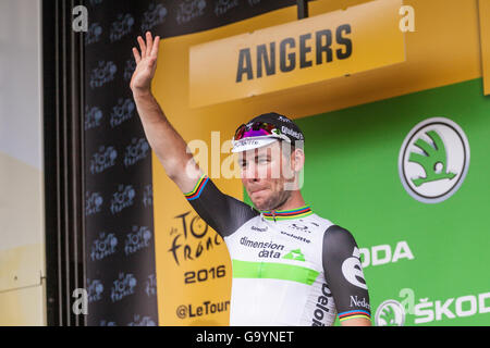 Angers, Frankreich. 4. Juli 2016. Mark Cavendish auf dem Podium der 103. Auflage der Tour de France in Angers, Frankreich. Bildnachweis: Julian Elliott/Alamy Live-Nachrichten Stockfoto