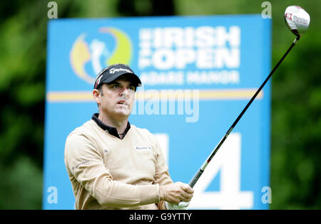 Irlands Paul McGinley zieht am 14. Während der Irish Open im Adare Manor Hotel and Golf Resort, Limerick, Irland ab. Stockfoto