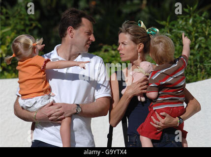 Mädchen an der Algarve vermisst. Che in Praia Da Luz, Portugal, 2 Wochen nachdem Madeleine McCann am Donnerstagabend, 3. Mai, vermisst wurde. Stockfoto