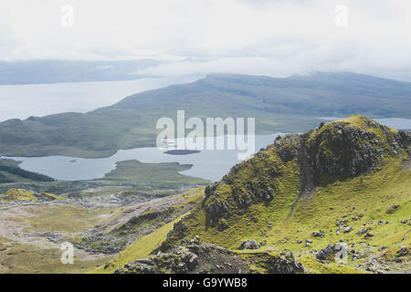 Der Blick von der Old Man of Storr, Trotternish Halbinsel Isle Of Skye, Schottland. Stockfoto