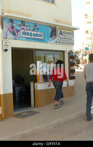 Auto Rent III in Praia Da Luz, Portugal. Ein Dokument der Autovermietung in Praia da Luz scheint zu zeigen, dass Robert Murat vom 12. Bis 15. Mai ein Hyundai-Auto gemietet hat. Stockfoto