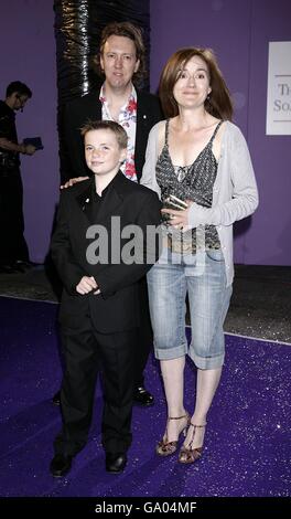 The British Soap Awards 2007 - Arrivals - London. EastEnders Schauspielerin Sophie Thompson und Charlie Jones kommen für die British Soap Awards an Stockfoto