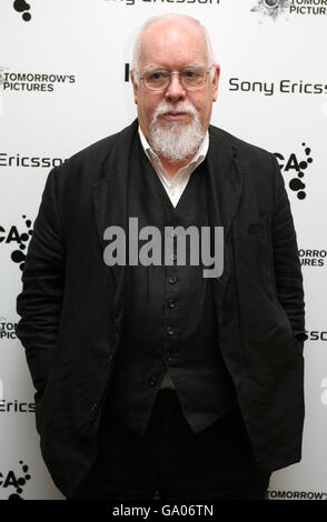 Peter Blake nimmt an der Eröffnung der Ausstellung "All Tomorrow's Pictures" im Institute of Contemporary Arts im Zentrum von London Teil. Stockfoto