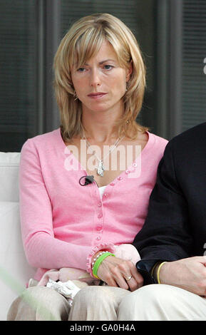 Die Mutter des vermissten Kindes Madeleine McCann, Kate, während eines Fernsehinterviews in Berlin, auf der ersten Etappe von ihr und Ehemann Gerrys 2-Stop-Tour, die auch in Amsterdam stattfindet. Stockfoto