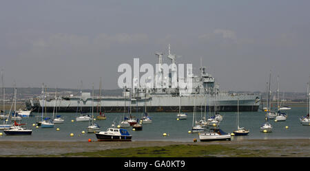 PA-Foto vom 12/06/2007 von HMS Intrepid, die vor Anker in Portsmouth Harbour sitzt und darauf wartet, verschrottet zu werden. Stockfoto