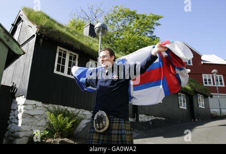 Fußball - Schottland-Fans - Torshavn. Ein Schottland-Fan in Torshavn, Färöer-Inseln. Stockfoto