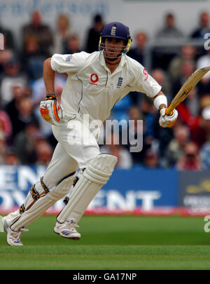 Cricket - npower Second Test - England gegen Westindien - Tag zwei - Headingley. Kevin Pietersen, England Stockfoto