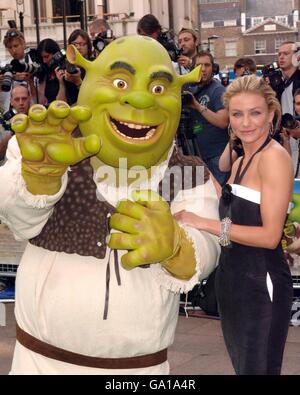 Cameron Diaz kommt zur britischen Premiere von Shrek the Third im Odeon Cinema am Leicester Square im Zentrum von London an. Stockfoto