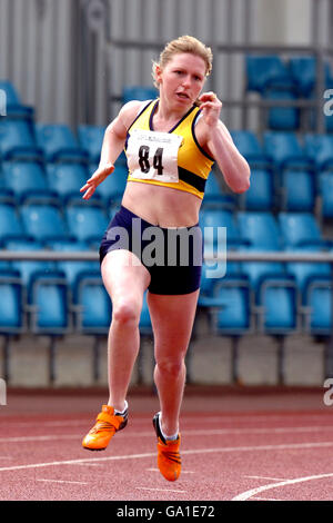 Leichtathletik - DSE British Open Athletics Championship - Manchester Regional Arena. Die britische Hazel Simpson in Aktion in der 200-m-Klasse der Frauen 35,36,46 Stockfoto