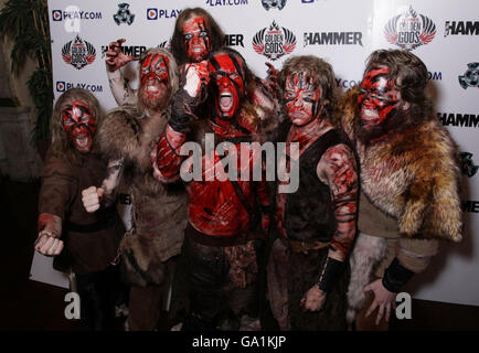 Die Rockband Turisas kommt zu den Metal Hammer Golden Gods Awards in Koko in Camden, im Norden Londons. Stockfoto