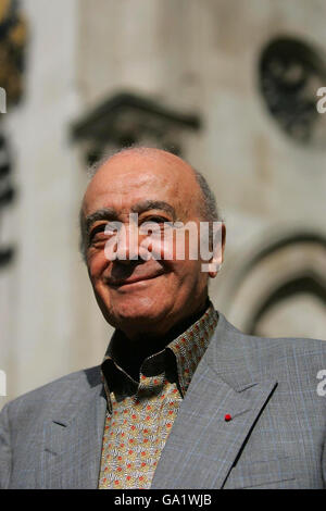 Diana-Untersuchung. Mohamed Al Fayed trifft am Royal Courts of Justice in London ein. Stockfoto