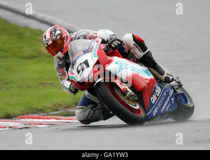 Motorradfahren - British Superbike Championship 2007 - Runde Acht - Oulton Park. Leon Haslam (GBR) Ducati - Airways Ducati Stockfoto