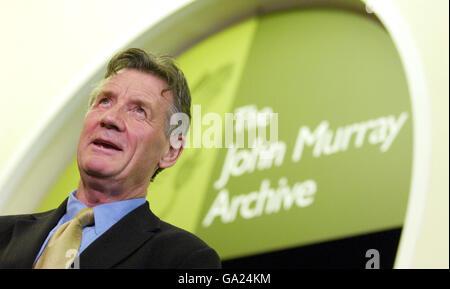 Palin eröffnet literarische Ausstellung. Der TV-Weltenbummler Michael Palin startet das John Murray Archive in der National Library of Scotland, Edinburgh. Stockfoto