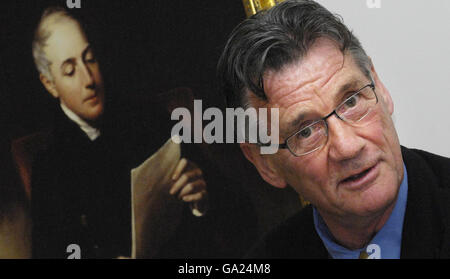 TV-Weltenbummler Michael Palin startet das John Murray Archive in der National Library of Scotland, Edinburgh. Stockfoto