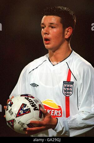 Fußball - Walkers Under-16 Internationales Turnier - England gegen Holland. Daniel Smith, England Stockfoto