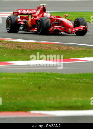Formel-1-Motorsport - Großer Preis Von Großbritannien - Training - Silverstone. Der Finnische Kimi Räikkönen fährt einen Ferrari beim ersten Training für den britischen Grand Prix in Silverstone, Northamptonshire. Stockfoto