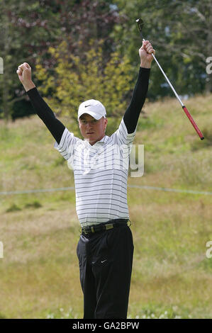 Schwedens Patrik Sjoland reagiert, nachdem er während der Smurfit Kappa European Open im K Club, Co Kildare, Dublin, Irland, erschossen hat. Stockfoto