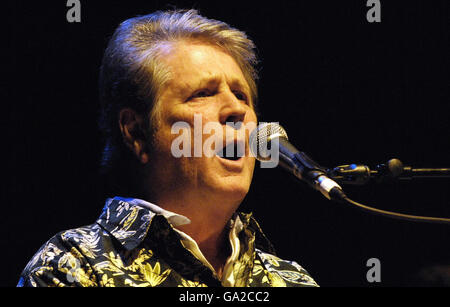 Brian Wilson tritt während des Musikfestivals "T in the Park" in Schottland auf. Stockfoto