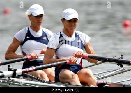 Die USA Jana Heere (rechts) und Wendy Tripician treten in der an Leichte Frauen Doppelschädel - Hitze 3 Stockfoto