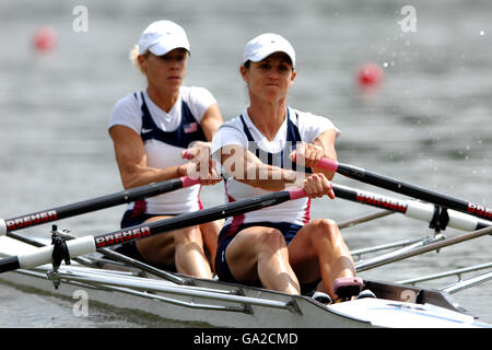 Die USA Jana Heere (rechts) und Wendy Tripician treten in der an Leichte Frauen Doppelschädel - Hitze 3 Stockfoto