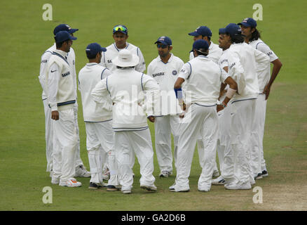 Das indische Team im Feld am letzten Tag des Tour-Spiels auf dem County Ground, Hove, Sussex. Stockfoto