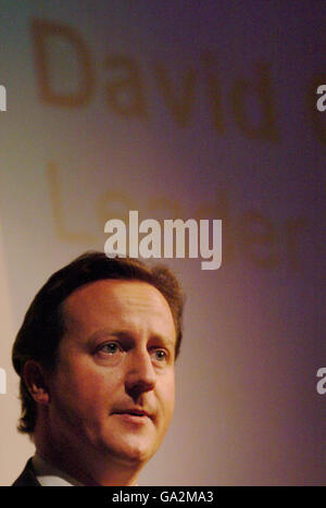 David Cameron bei der British Phonographic Industry Stockfoto