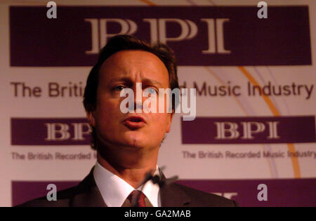 Der konservative Parteivorsitzende David Cameron spricht heute im Mayfair Hotel in London vor der britischen Phonographic Industry AGM. Stockfoto