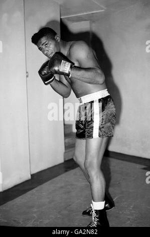 Boxing - Schwergewichts-Kampf - Henry Cooper V Floyd Patterson - Floyd Patterson Training Stockfoto