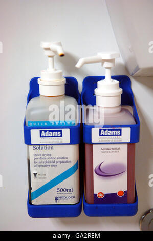 Die Intensivstation im Whittington Hospital im Norden London Stockfoto