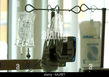 Die Intensivstation im Whittington Hospital im Norden London Stockfoto