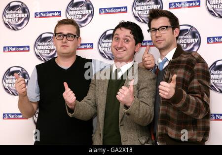 The Young Knives bei den Nationwide Mercury Prize Albums of the Year Nominierungen 2007 im Hospital in Covent Garden, im Zentrum von London. Stockfoto