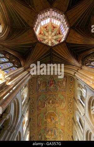 Ely Kathedrale innen, Laterne und Kirchenschiff, Cambridgeshire England GB UK Stockfoto