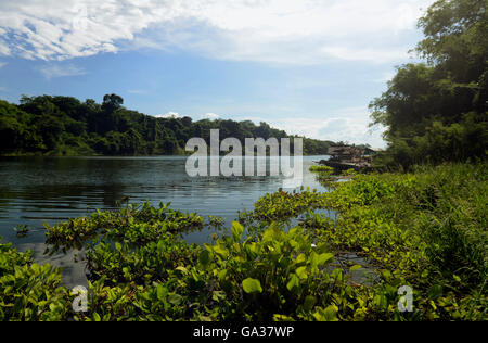 Moon River in der Nähe der Stadt Ubon Ratchathani in der Provinz Ubon Rachathani in der Region Isan in Nordost-Thailand ich Stockfoto