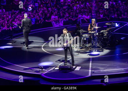 Assago Mailand Italien. 14. Mai 2016. Führt der englischen Rockband MUSE live im Mediolanum Forum während der Drohnen-Welt-Tournee Stockfoto