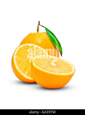 Eine frische Orange voll & geschnittenen Over White Background Stockfoto