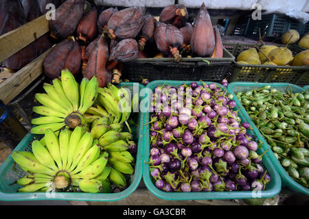 Fegetable am Tag Markt in der Stadt Phuket auf der Insel Phuket im Süden von Thailand in Südostasien. Stockfoto