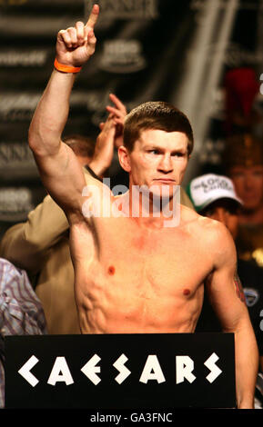 Boxen - Ricky Hatton und Jose Luis Castillo-wiegen - Las Vegas Stockfoto