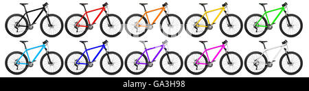 Satz von Mountain-Bikes in vielen Farben, die isoliert auf weißem Hintergrund Stockfoto