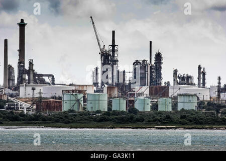 Fawley Raffinerie ist eine Öl-Raffinerie befindet sich in Fawley, Hampshire, England. Die Raffinerie ist im Besitz von Esso, Stockfoto