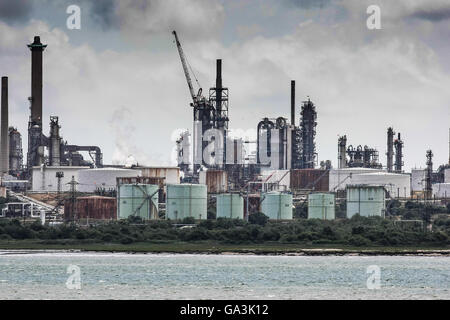 Fawley Raffinerie ist eine Öl-Raffinerie befindet sich in Fawley, Hampshire, England. Die Raffinerie ist im Besitz von Esso, Stockfoto