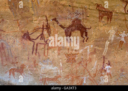 Prähistorische Felszeichnungen, Akakus, Acacus Berge oder Tadrart Acacus, Wüste Sahara, Fezzan, Libyen, Nordafrika Stockfoto