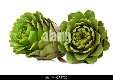 Frische Artischocken Früchte, Isolated on White Background Stockfoto