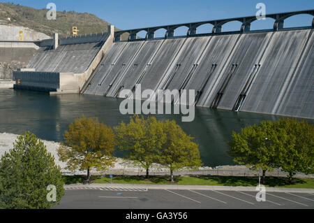 Eine horizontale Ansicht des Grand Coulee Dam in Grand Coulee, Washington State, USA. Stockfoto