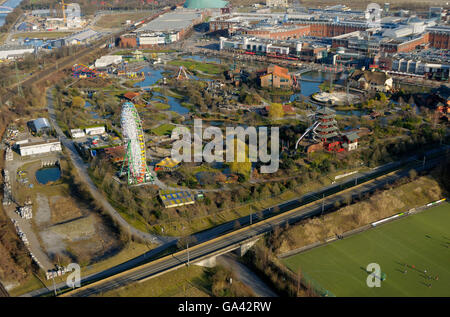 Blick vom Gasometer, CentrO Park, Einkaufszentrum CentrO, Oberhausen, Ruhrgebiet, North Rhine-Westphalia, Germany Stockfoto