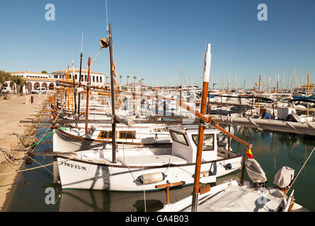 Traditionelle mallorquinische Fischerboote, Hafen von Puerto Pollensa, Puerto Pollensa, Norden Mallorca (Mallorca), Spanien, Europa Stockfoto